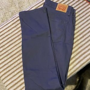 Women Levi’s mid rise skinny jeans